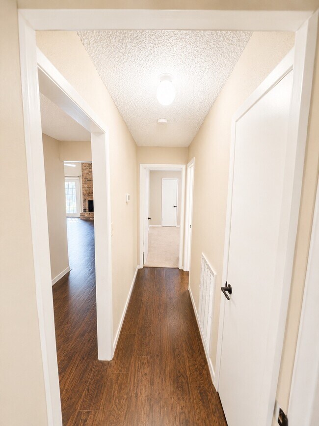 Photo - 2239 Highland Hills Dr