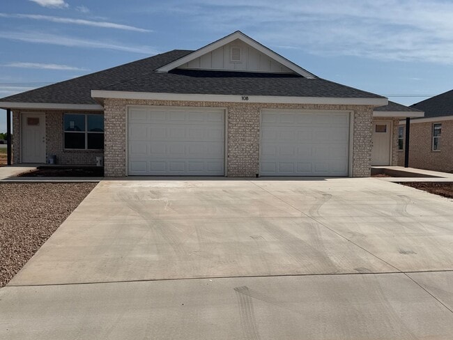 Building Photo - 108 Chisum Dr Unit A (1269)