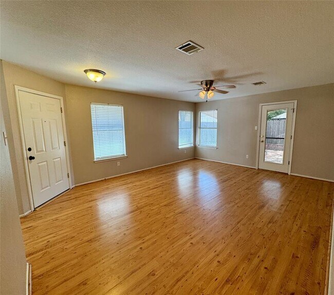 Photo - 1000 Horseman Cove