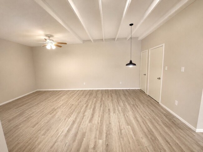 221 San Angelo Ave Unidad A