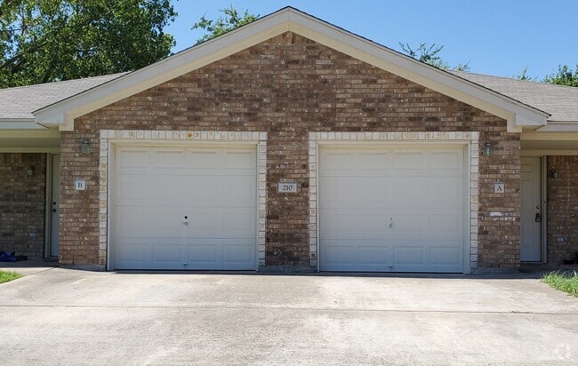 Building Photo - 210 Dale Earnhardt Dr Rental