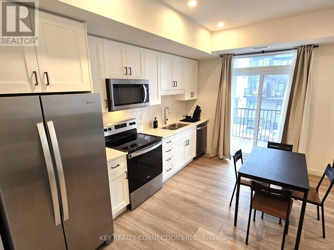 Photo - 405 Myers Rd