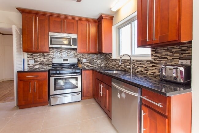 Photo - 186-18-118 Cambridge Rd