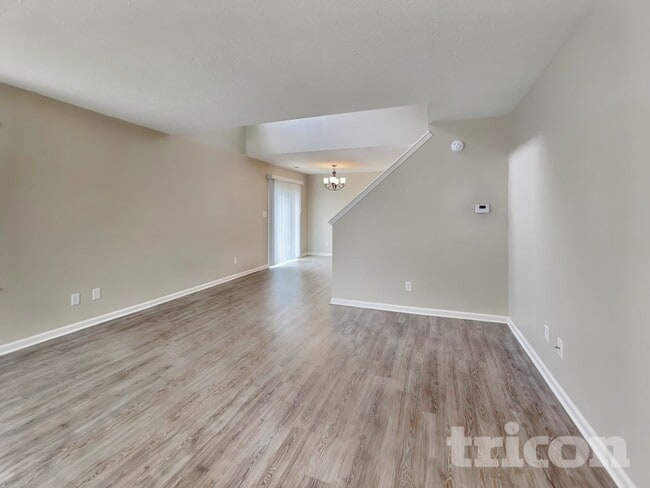 Photo - 6633 Dunsdin Dr