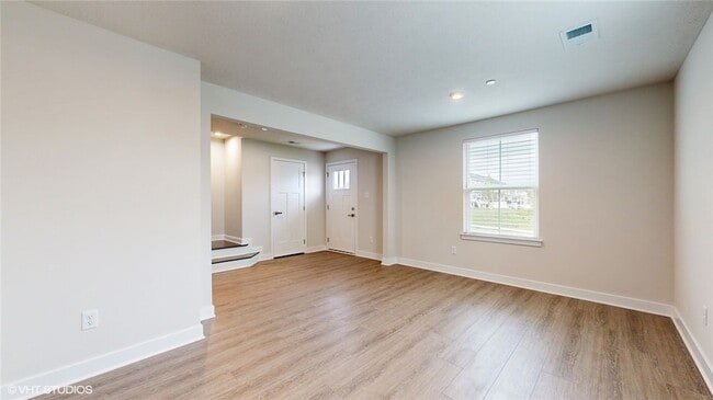 Photo - 4908 Spruce Rd