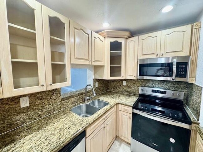 Building Photo - 5881 NW 16th Pl Rental