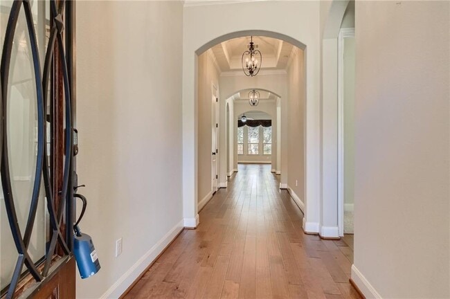 Photo - 208 Maxwell Way