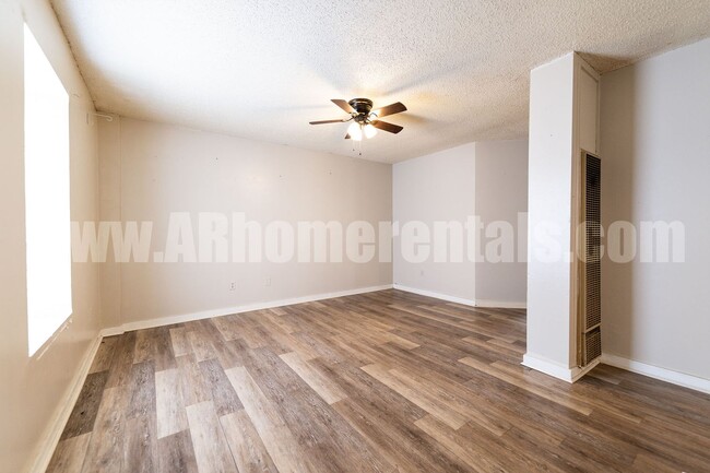 Photo - 2 Sunshine St Unit 2