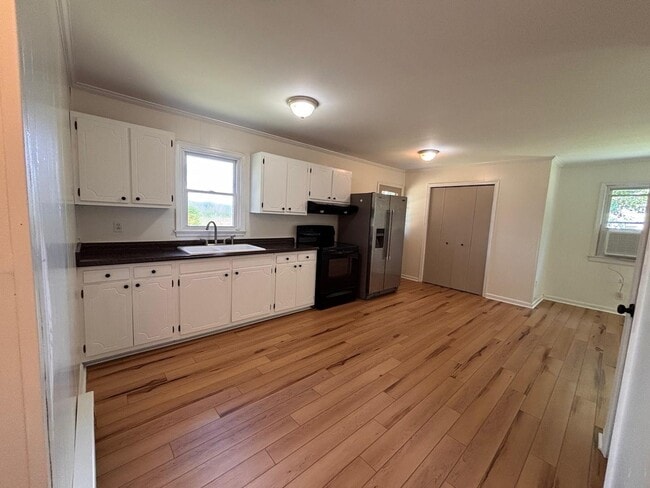 Photo - 3765 Longview Dr