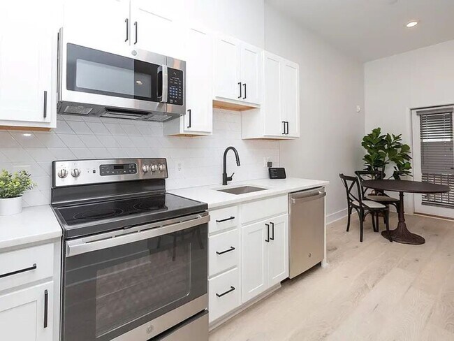 Photo - 1709 Fleet St