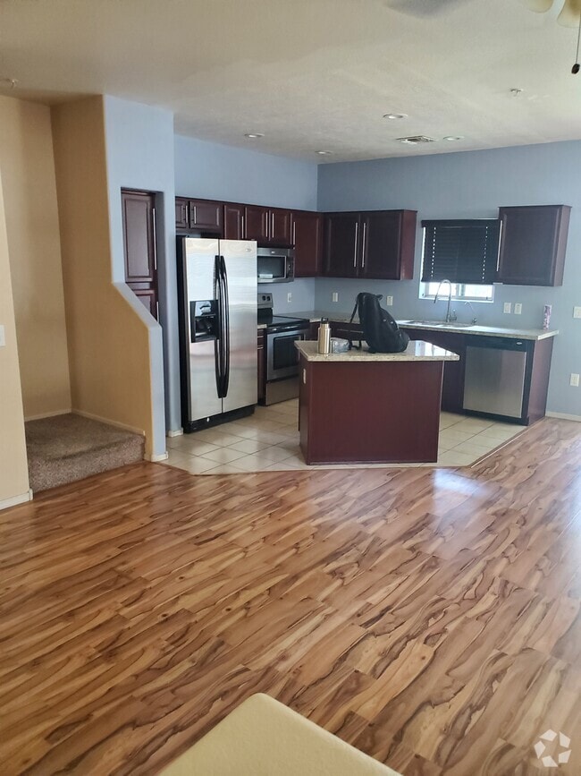 Building Photo - 280 S Evergreen Rd Rental