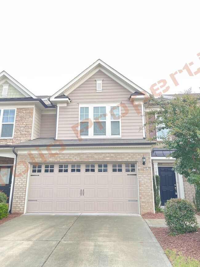 Building Photo - Beautiful 3 Bedroom, 2.5 Bathroom Townhome...