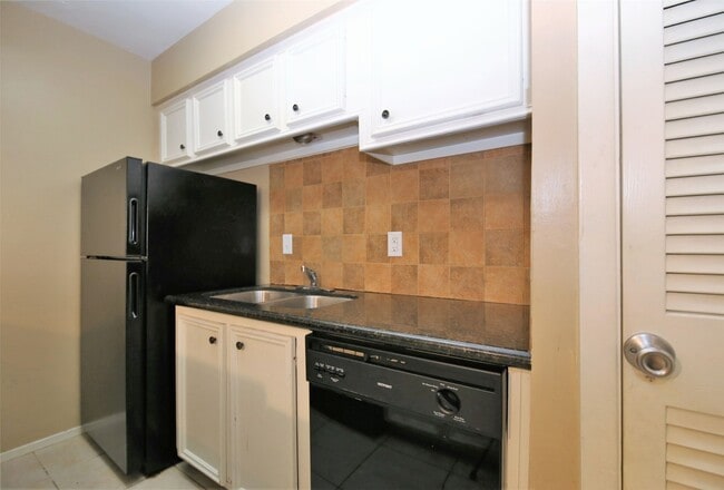 Building Photo - 1433 Cedar Post Ln Unit 27 Rental