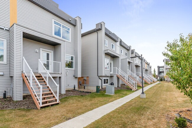 Photo - 1631 Hammond Cres NW Unité 28