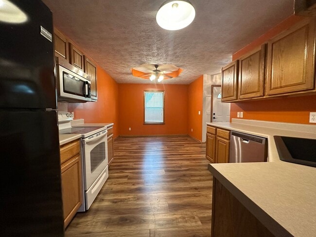 Photo - 3 Bed, 2 Bath in Springfield