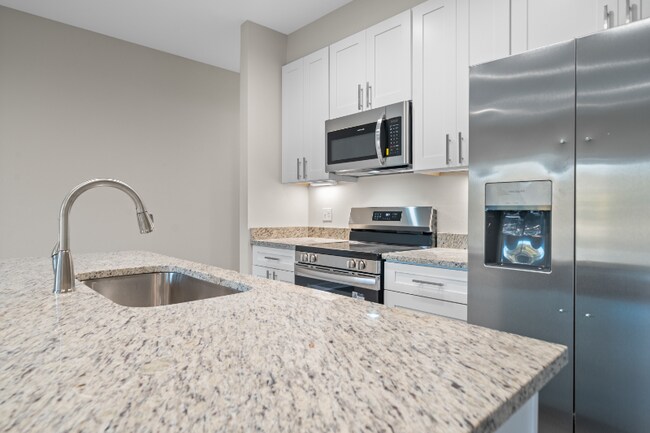 165 Pebble Beach Pl Unidad 2D