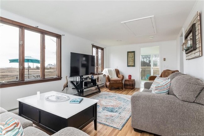 Photo - 18 Thompson Ln