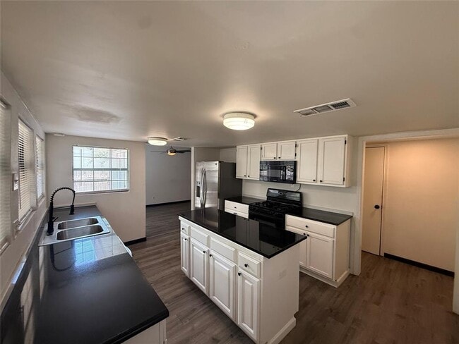 Building Photo - 7916 Copano Dr Rental