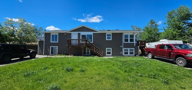 Building Photo - 510 S Circle Dr Unit A