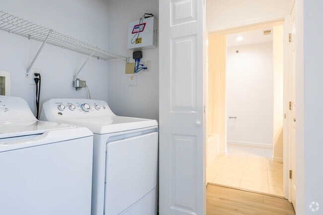 1BR, 1BA - 795SF - In-Unit Laundry