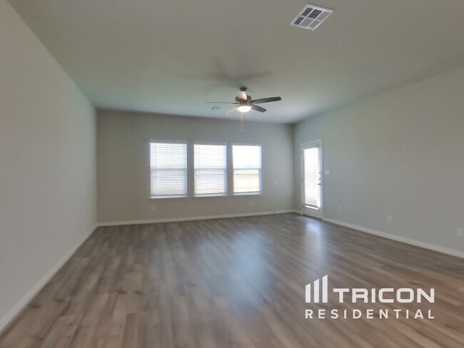 Photo - 5810 Nyla Wy