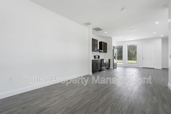 Photo - 1649 Lake Dr