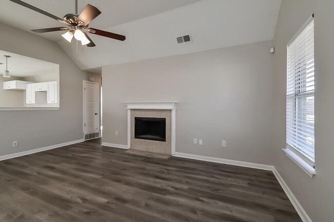 Photo - 4539 Longtree Ave