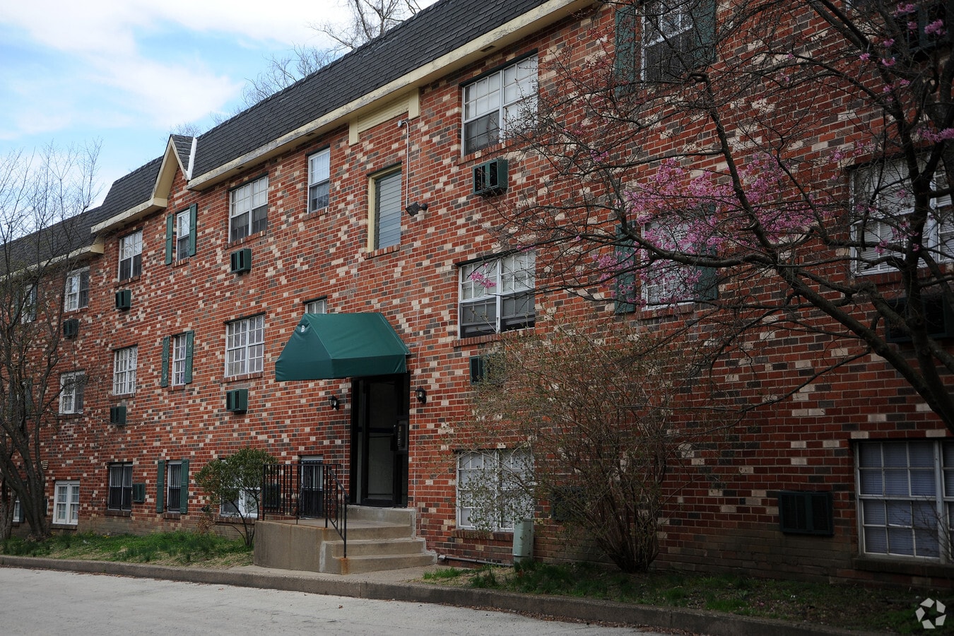 Photo - Woodbrook Lane Apartments