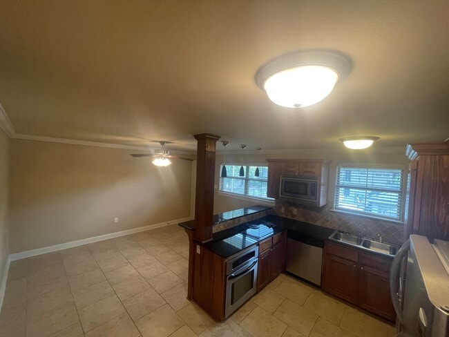 Kitchen - 1290 Park Blvd Unit 224