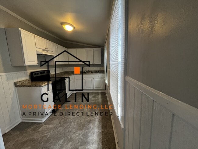 Photo - 726 E 38th St