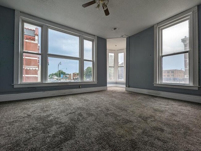 201 High Ave E