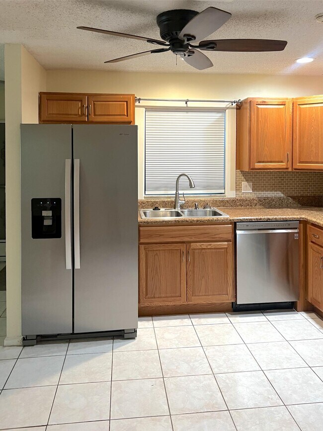 Photo - 3692 NW 95th Terrace Unidad 7M