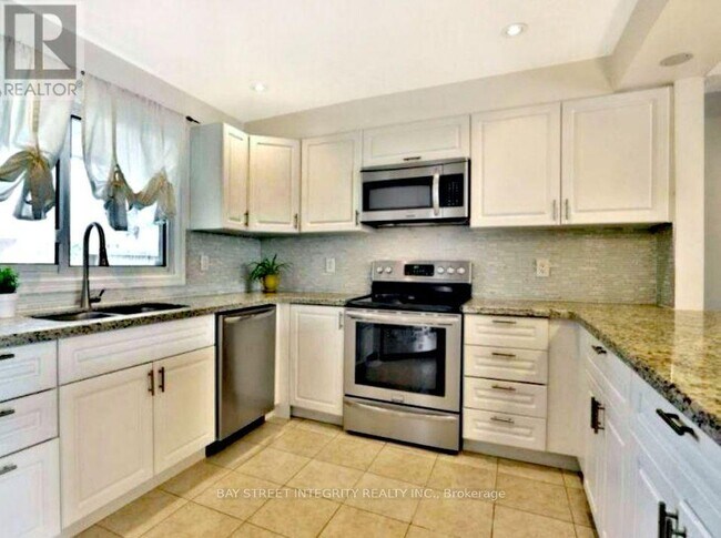Photo - 1580 Lancaster Dr