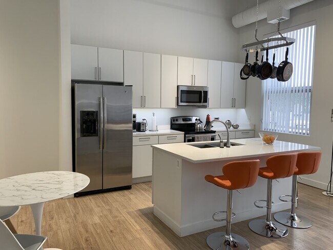 Photo - 1221 N. LaSalle Lofts