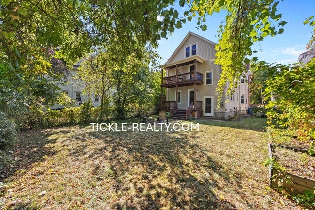 Photo - 15-17 Roosevelt St Unit 15 Roosevelt