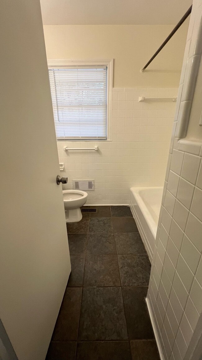 Photo - 2800 Long Way