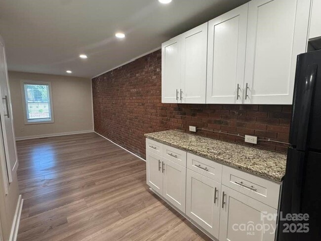 Photo - 19612 Oak St Unit 6