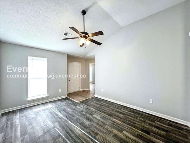 Photo - 5637 Kaitlyn Dr W