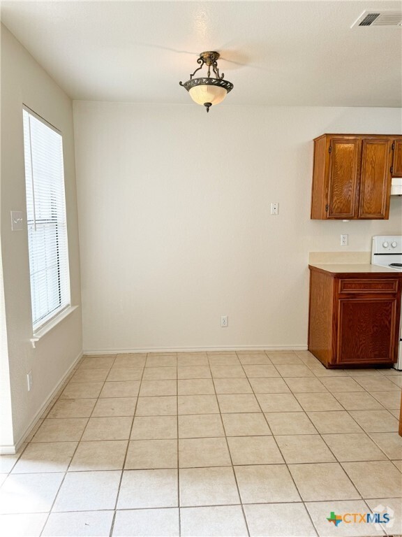 Building Photo - 1807 Pontotoc Trce Unit A Rental