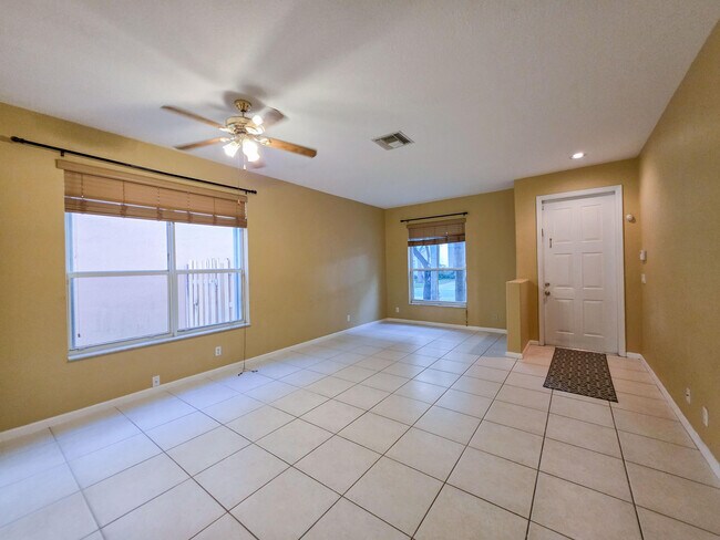 Photo - 4434 Lake Lucerne Cir