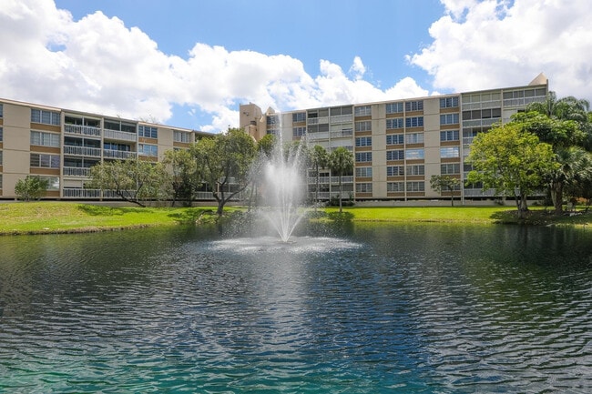 Building Photo - 7081 Environ Blvd Unit 143