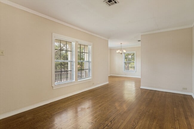 Photo - 313 Lilac Ln