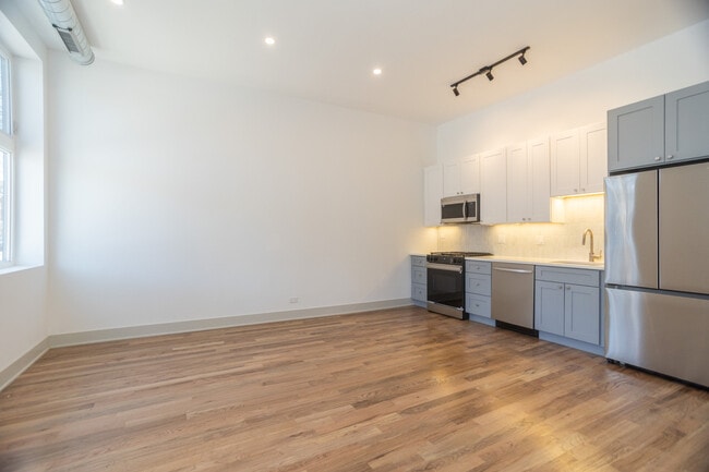 Photo - 2028 N Oakley Ave