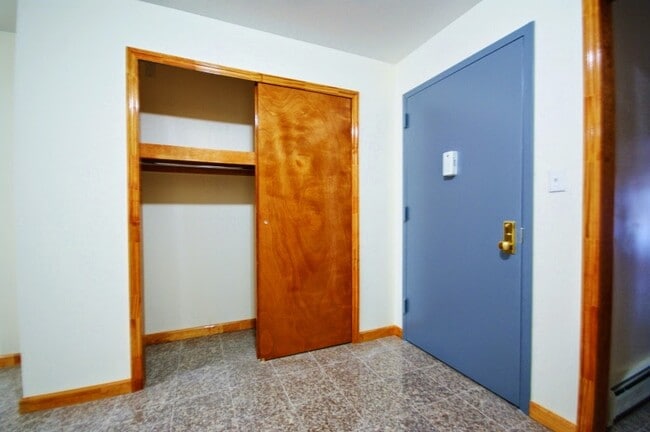 door/closet - 451 51st St Unit Apt#1