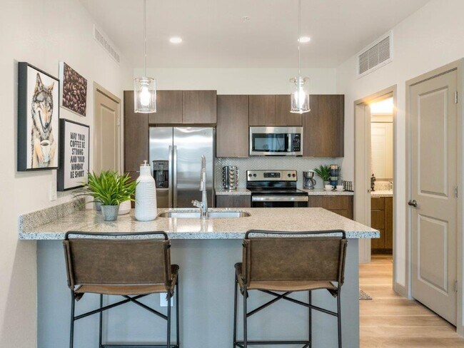 Photo - Hangar at Thunderbird