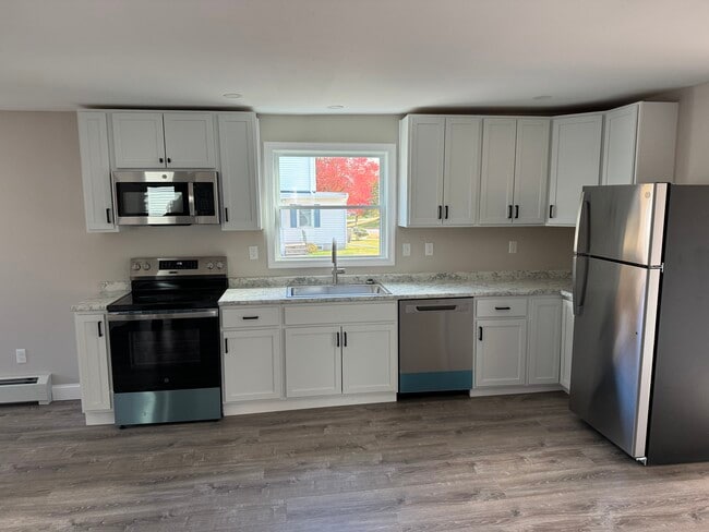 Building Photo - 118 Western Ave Unit 3 bedroom first floor