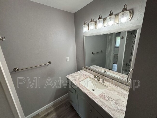 Photo - 3101 SW Macvicar Ave