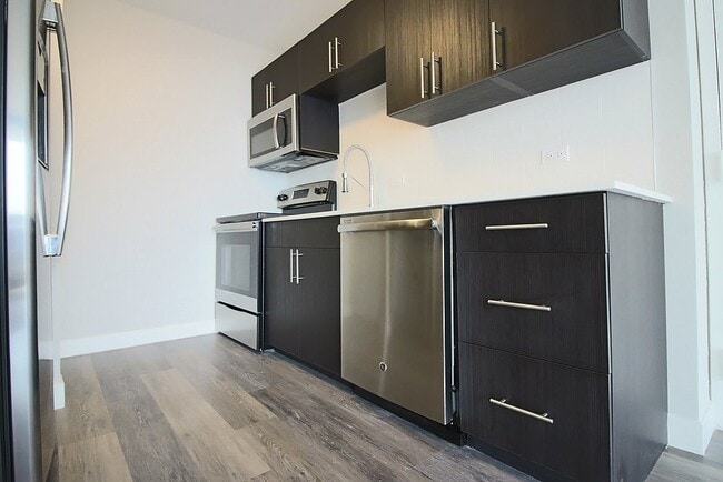 Photo - 9 E Delaware Pl
