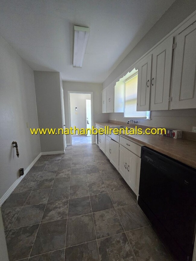 Photo - 683 25th St SE