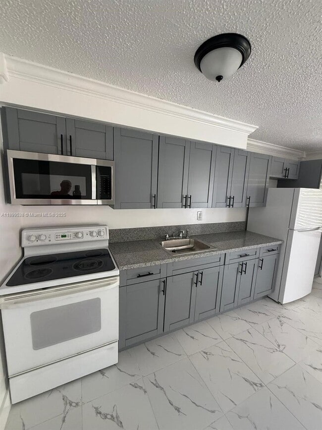 Photo - 15941 NE 18th Pl Unidad 2